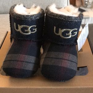 Baby Uggs 0/6 🖤